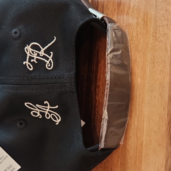 RVCA Black Adjustable Hat NWT - Picture 9 of 9